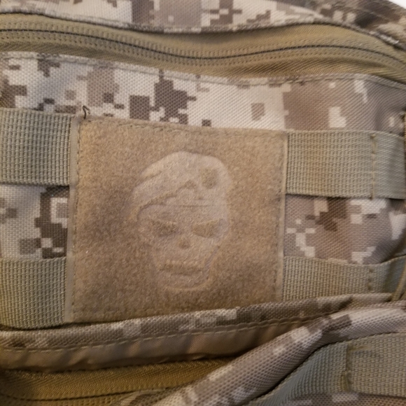 SOG Ninja Tactical Daypack Backpack Camo Molle - Picture 9 of 10